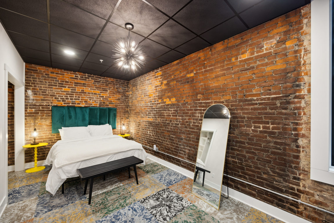 The Thunder Over Louisville Suite Bedroom, Louis X, Louisville, KY