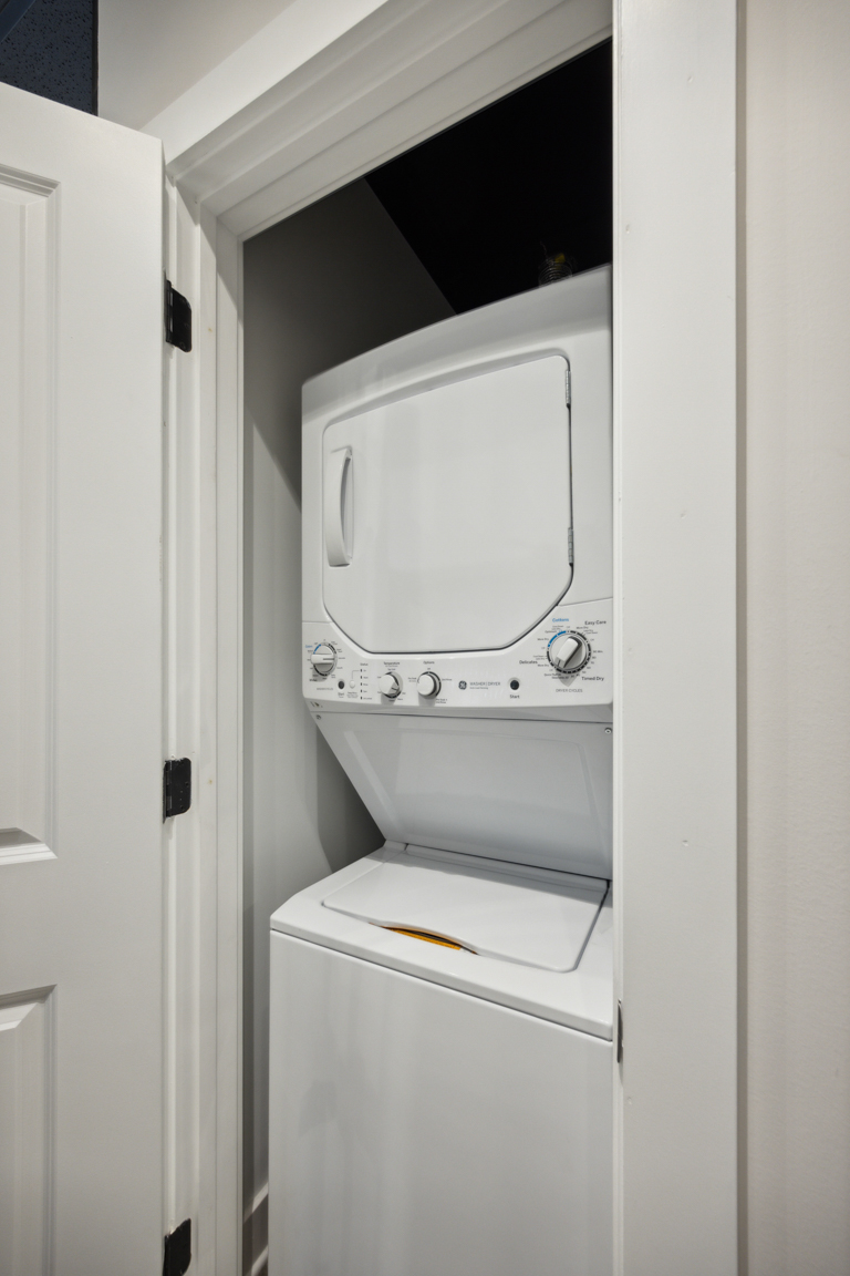 The Thunder Over Louisville Suite Laundry Facilities, Louis X, Louisville, KY