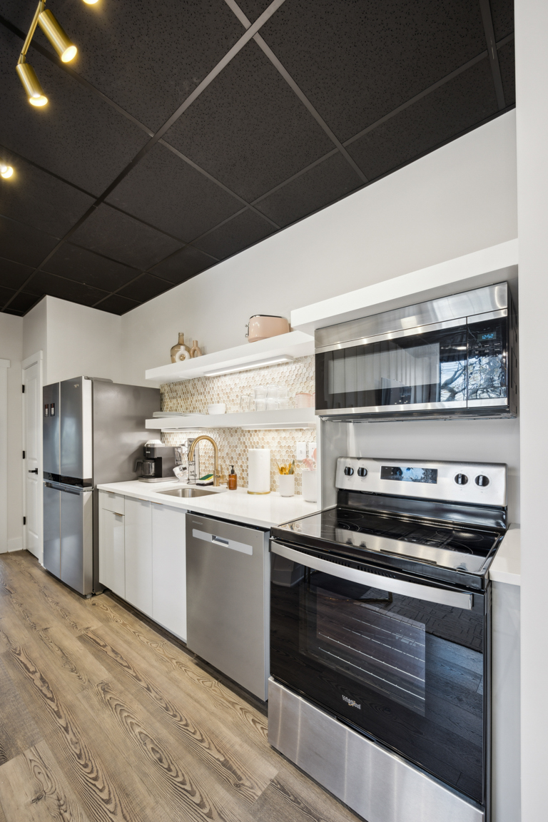 Kentucky Oaks Suite Kitchen 2, Louis X, Louisville, KY