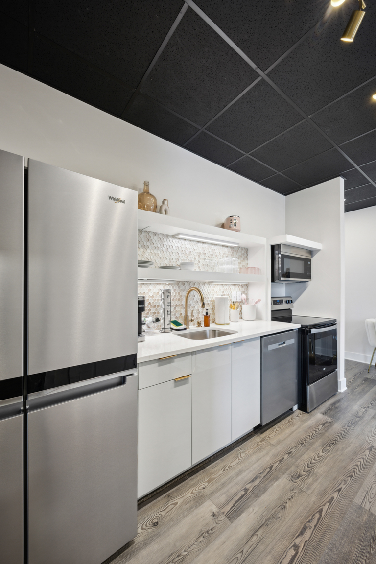 Kentucky Oaks Suite Kitchen 3, Louis X, Louisville, KY