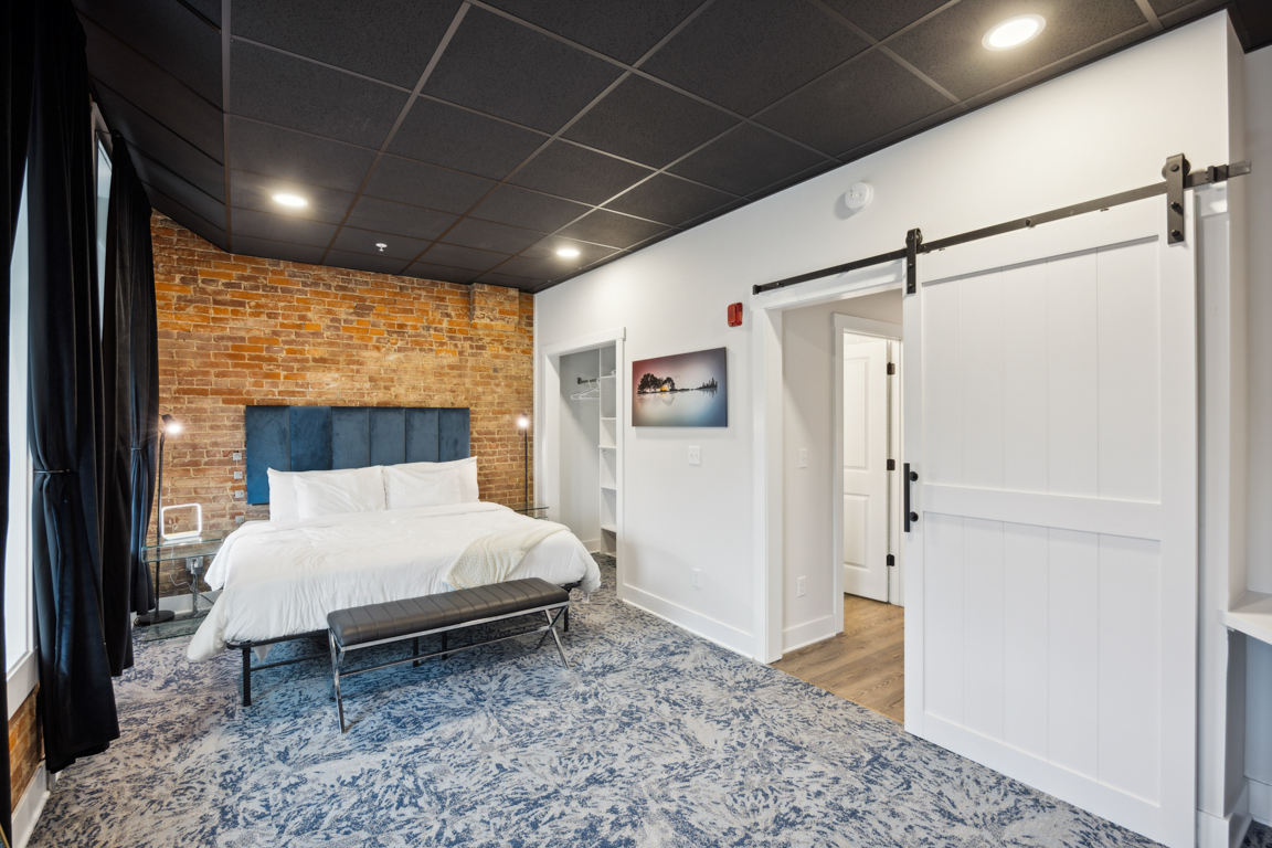 Kentucky Oaks Suite Second Bedroom, Louis X, Louisville, KY