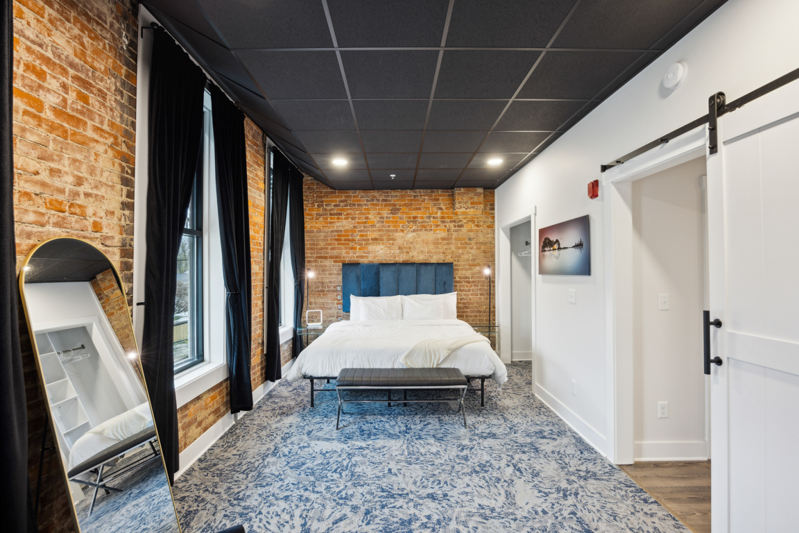 Kentucky Oaks Suite Second Bedroom 2, Louis X, Louisville, KY