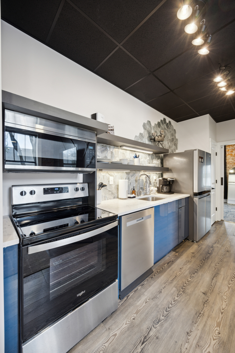 Kentucky Oaks Suite Kitchenette 4, Louis X, Louisville, KY