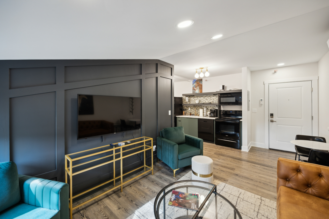 The Kentucky Derby Suite Living Room and Kitchen, Louis X, Louisville, KY