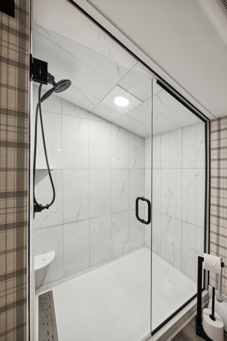 The Kentucky Derby Suite Bathroom Shower, Louis X, Louisville, KY