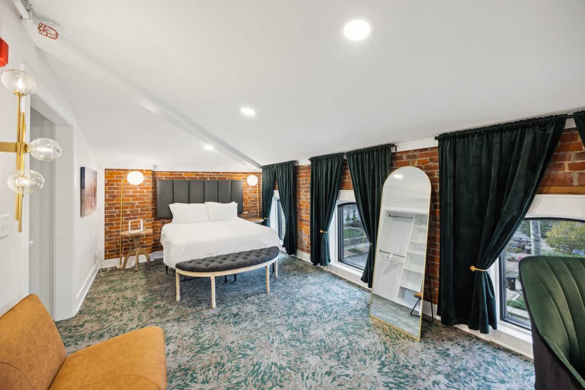 The Kentucky Derby Suite Bedroom, Louis X, Louisville, KY