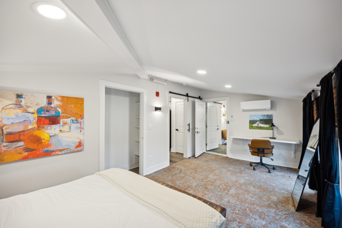 The Kentucky Derby Suite Bedroom 5, Louis X, Louisville, KY
