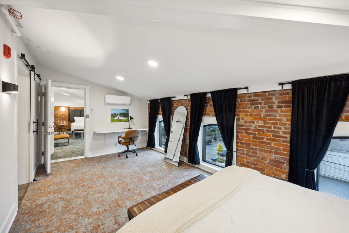 The Kentucky Derby Suite Bedroom 6, Louis X, Louisville, KY