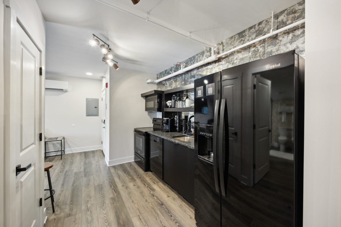 The Kentucky Derby Suite Kitchenette, Louis X, Louisville, KY