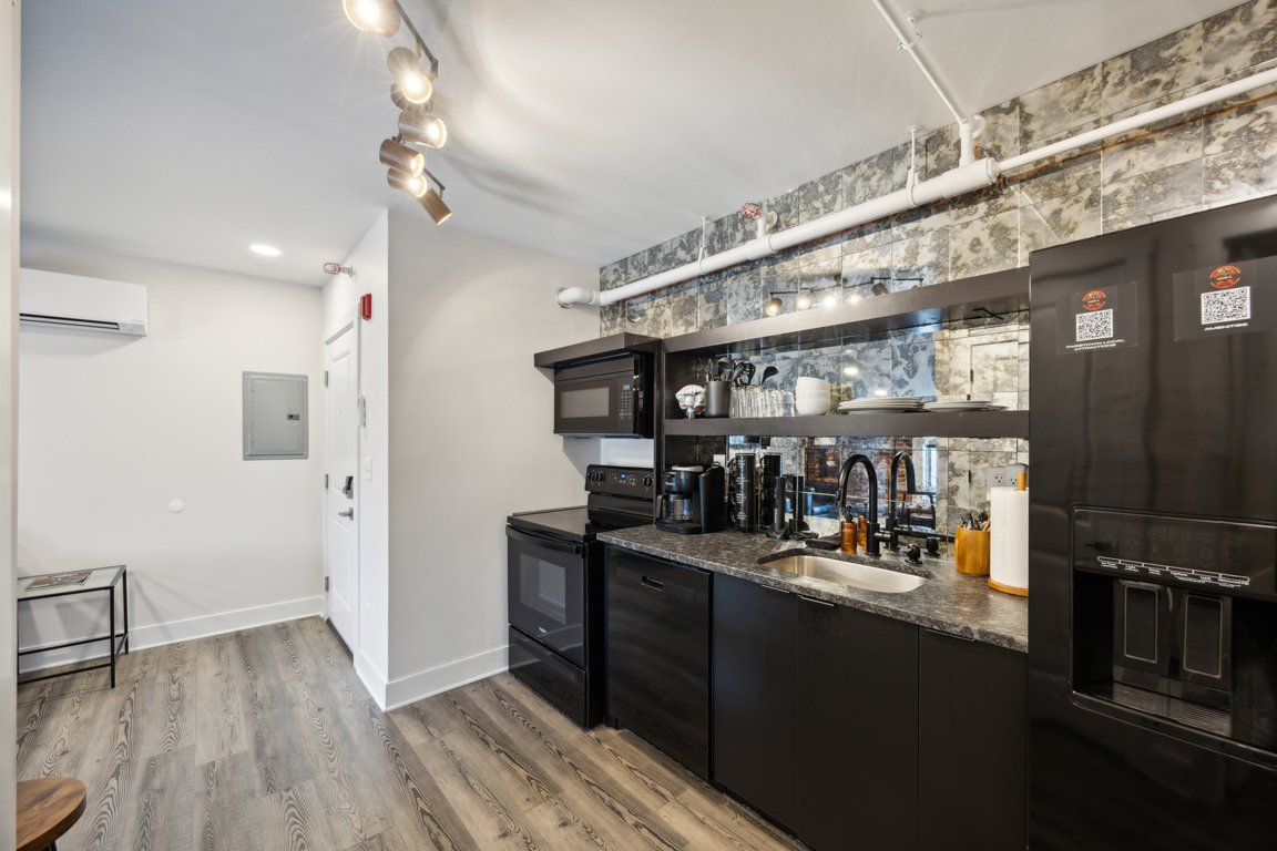 The Kentucky Derby Suite Kitchenette 2, Louis X, Louisville, KY