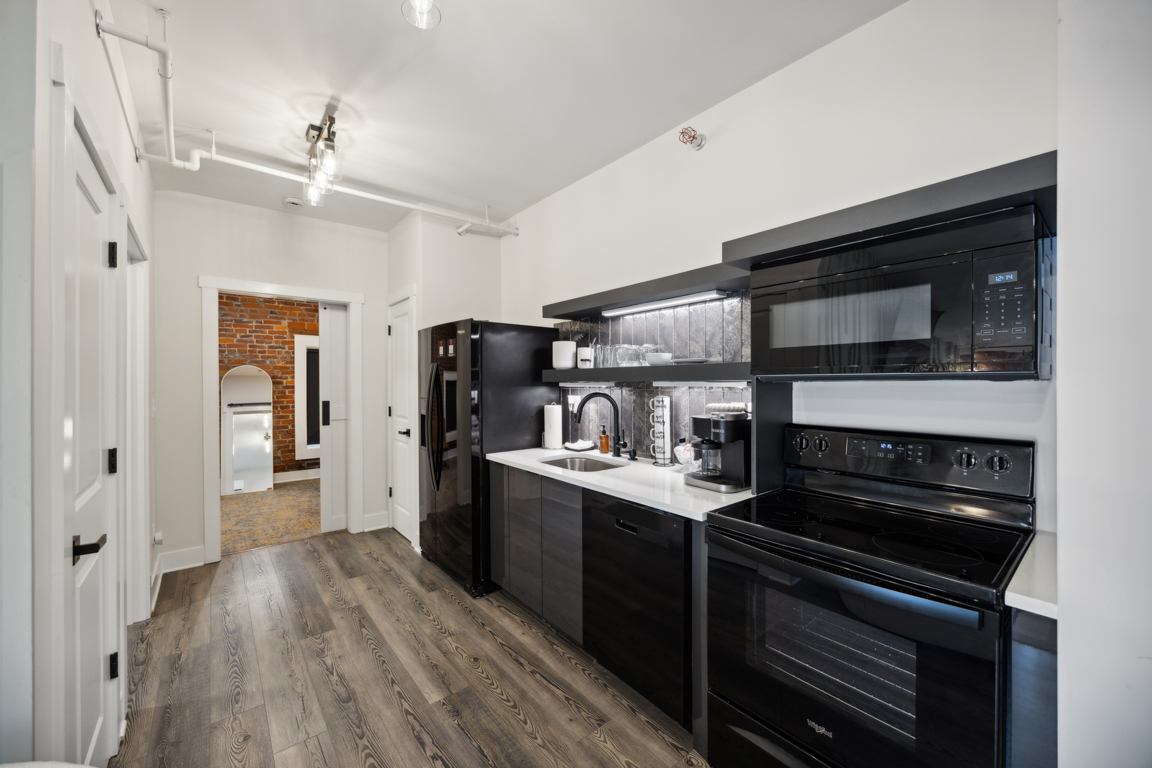 The Thomas Edison Suite Kitchen, Louis X, Louisville, KY