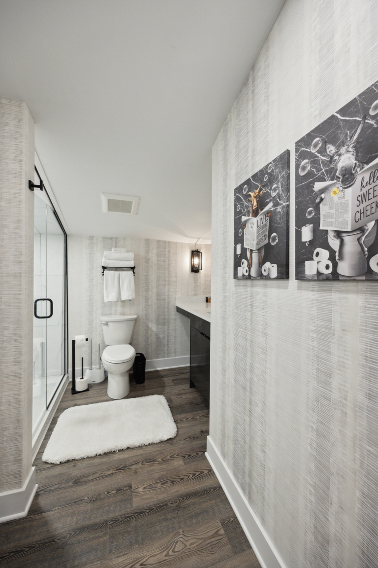 The Thomas Edison Suite Bathroom, Louis X, Louisville, KY