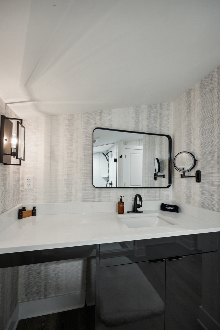 The Thomas Edison Suite Vanity, Louis X, Louisville, KY