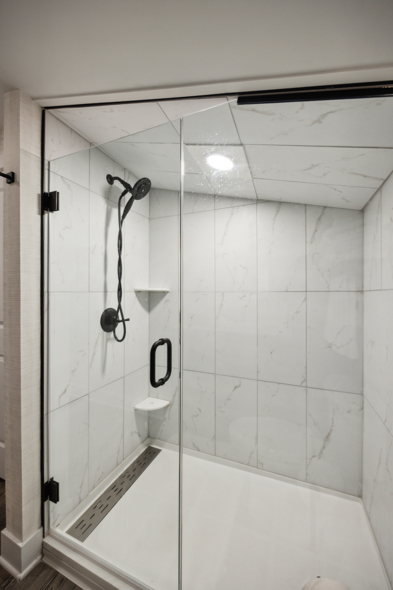 The Thomas Edison Suite Shower, Louis X, Louisville, KY