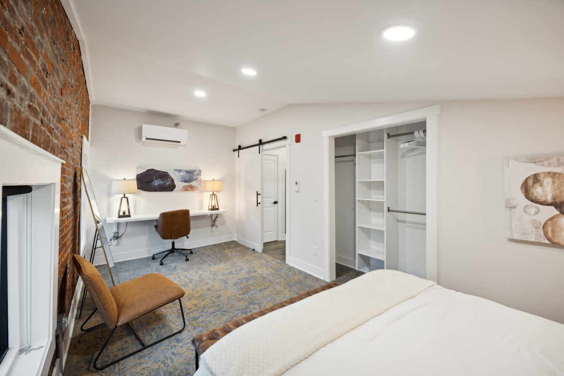 The Thomas Edison Suite Bedroom and Closet, Louis X, Louisville, KY