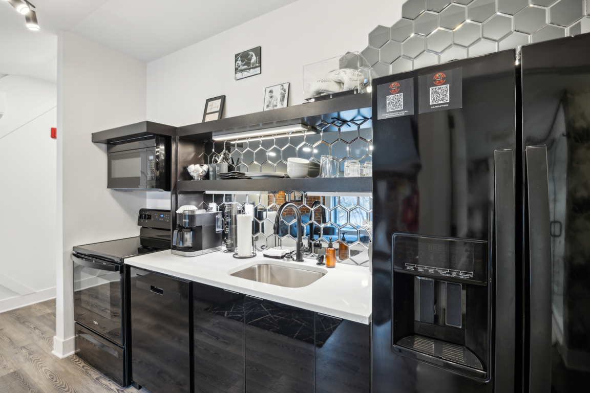 The Muhammad Ali Suite Kitchen 4, Louis X, Louisville, KY