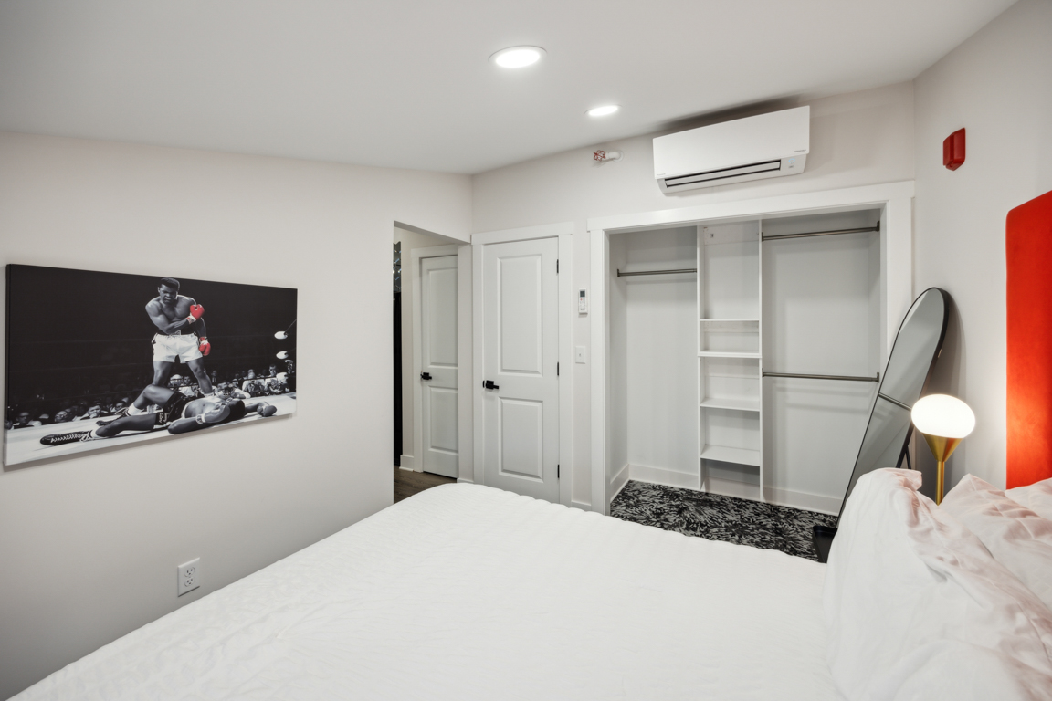 The Muhammad Ali Suite Bedroom and Closet, Louis X, Louisville, KY